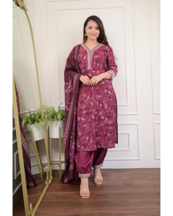 Ethnic Set Women Embroidery Straight Kurta and Pant set with Dupatta