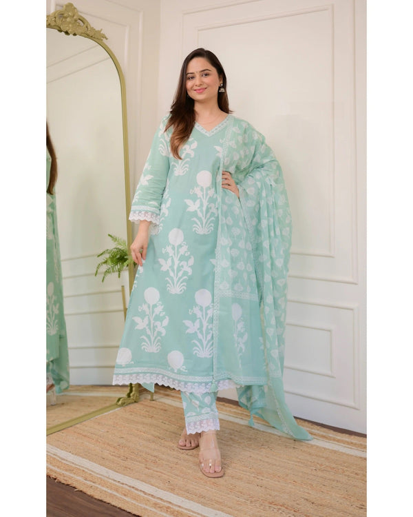 Ethnic Set Women Embroidery Straight Kurta and Pant set with Dupatta