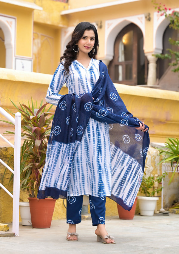 Ehnic Set Women Printed Straight Kurta and Pant set with Dupatta