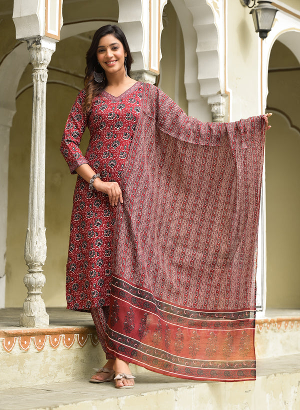 Ehnic Set Women Printed Straight Kurta and Pant set with Dupatta