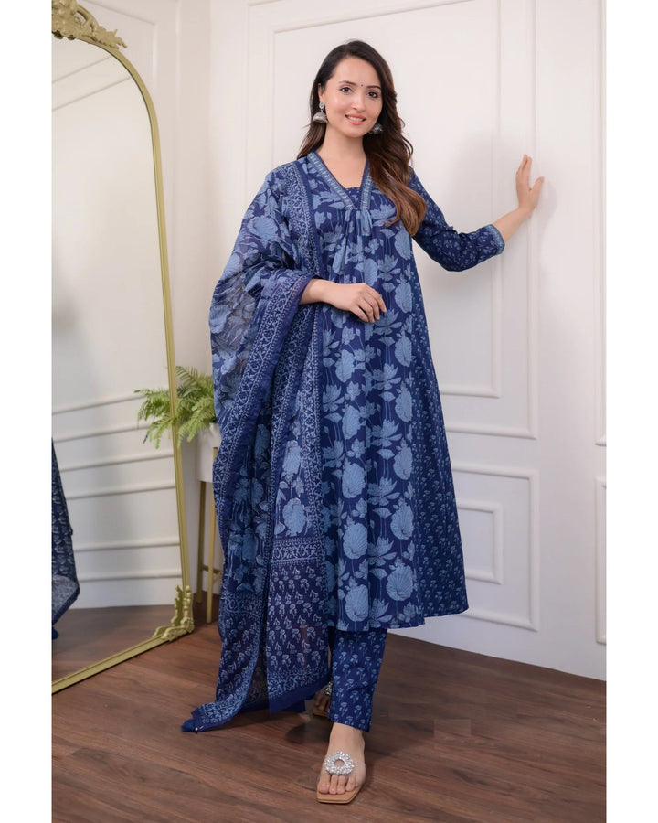 Ehnic Set Women Printed Straight Kurta and Pant set with Dupatta - Ethnic Set