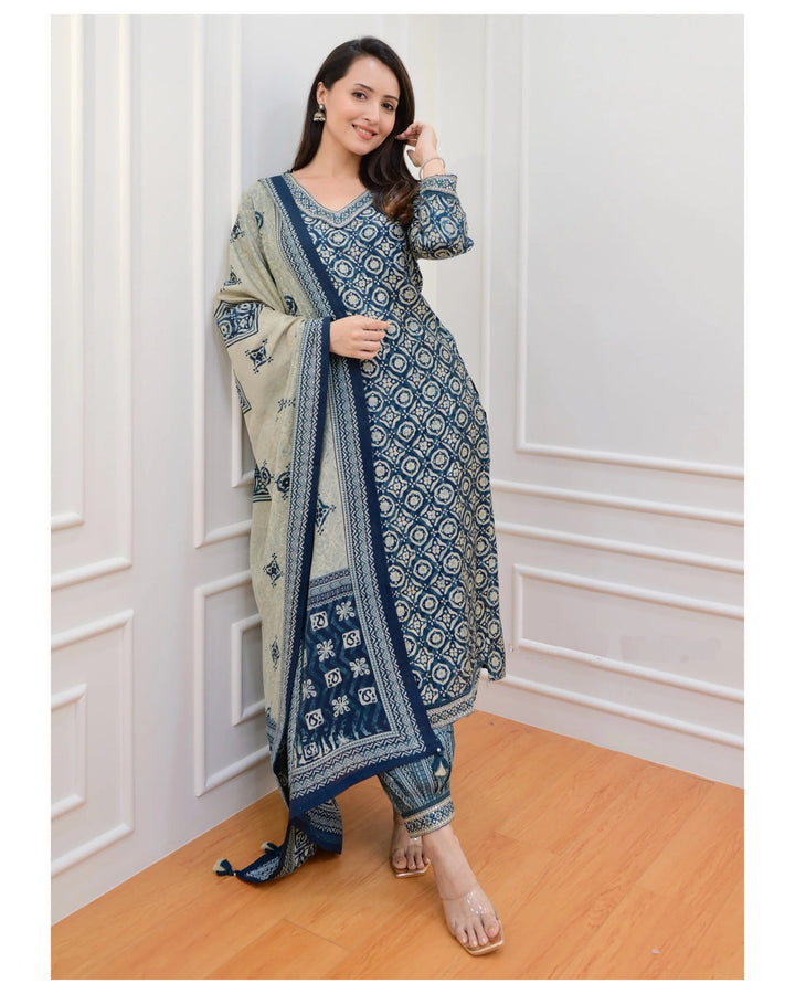 Ehnic Set Women Printed Straight Kurta and Pant set with Dupatta - Ethnic Set