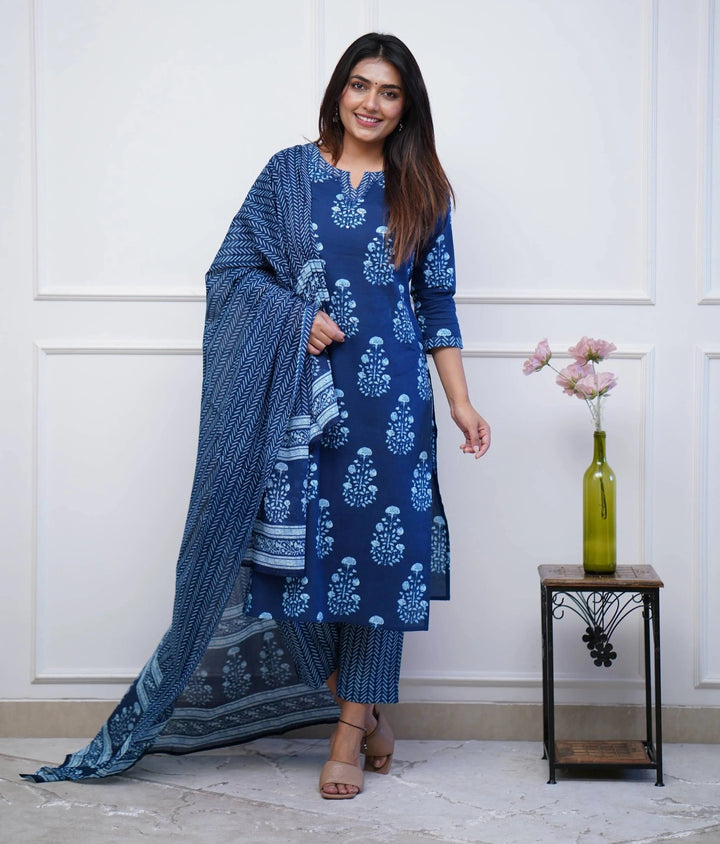 Ehnic Set Women Printed Straight Kurta and Pant set with Dupatta - Ethnic Set