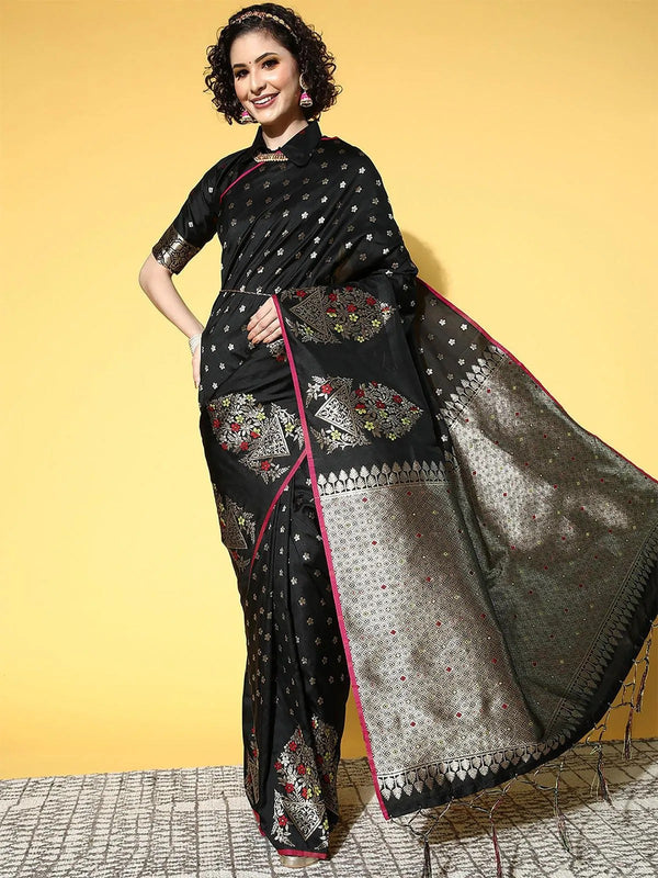 Ethnic Motifs Saree with Solid Border